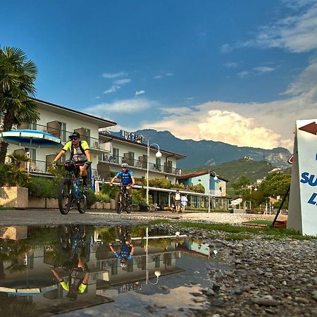 Hotel Lido Blu - Surf & Bike Торболе Экстерьер фото